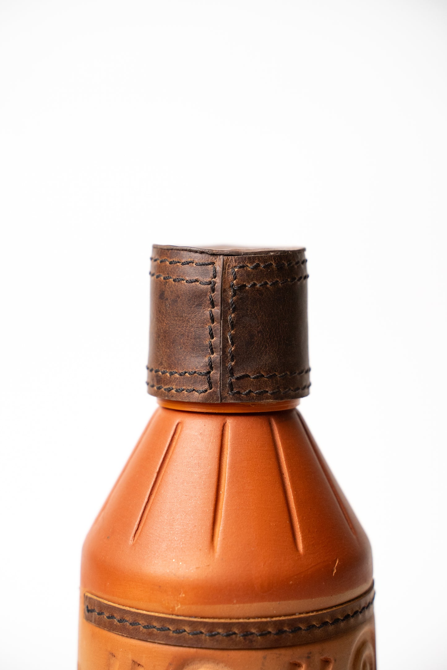 Handcrafted Natural Terracotta Clay Water Bottle (600ml / 20.2 fl oz) by Organic Klayware | Rustic Gift | Natural Cooling | Eco-Friendly | Reusable | Sustainable | Artisanal Craftsmanship | Natural Filtration